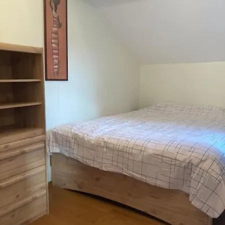 Le Lit De La Semois アパート