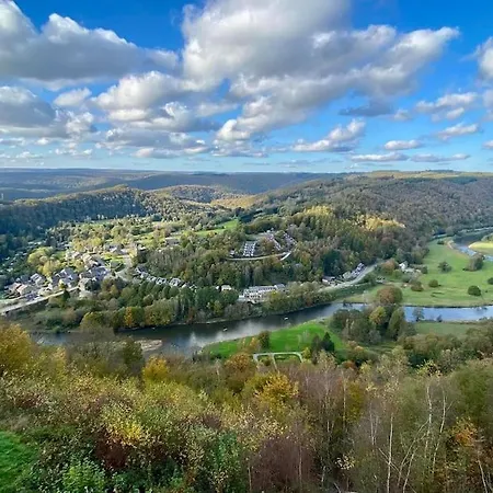 Le Lit De La Semois アパート